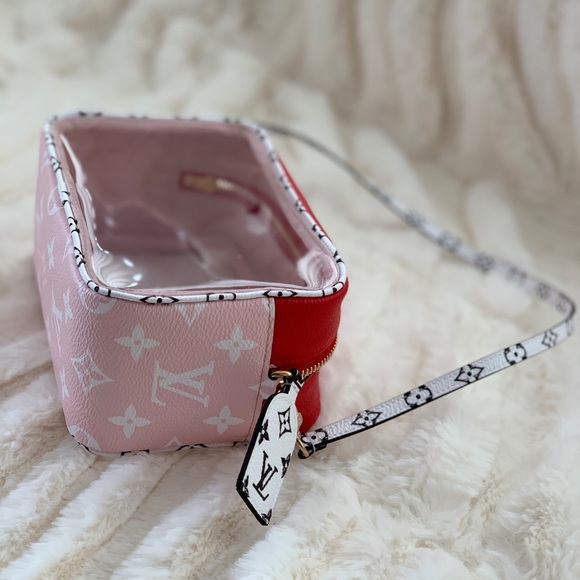 SOLD Louis Vuitton Giant Monogram Beach Pouch 2019 - Picture 5 of 8